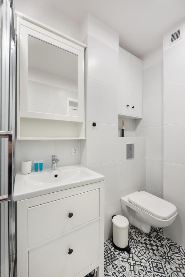 Nowogrodzka Grey Apartment Warsaw Exterior photo